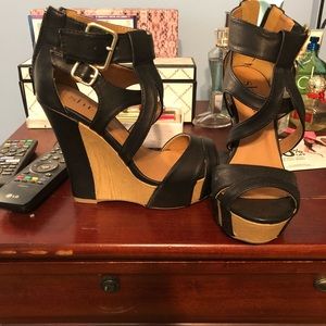 Platform leather shoes